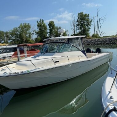 2000 Pursuit 3070 Offshore