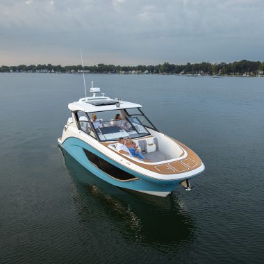 2026 Hurricane 3200 Sundeck