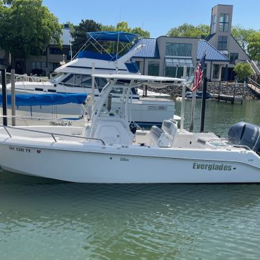 2018Everglades 230 Center Console